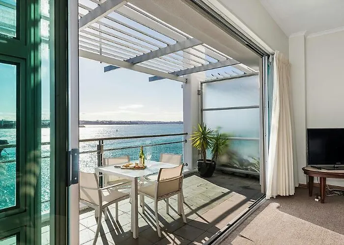 1Br Princes Wharf Apartment With Fabulous Views